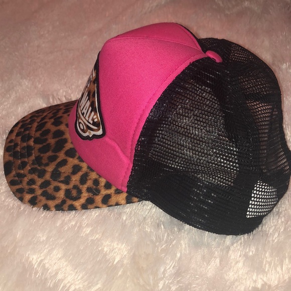 Vans “OFF THE WALL “ pink/blk/ leopard Trucker Hat - Picture 2 of 3